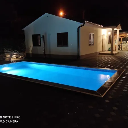 Marko Villa *